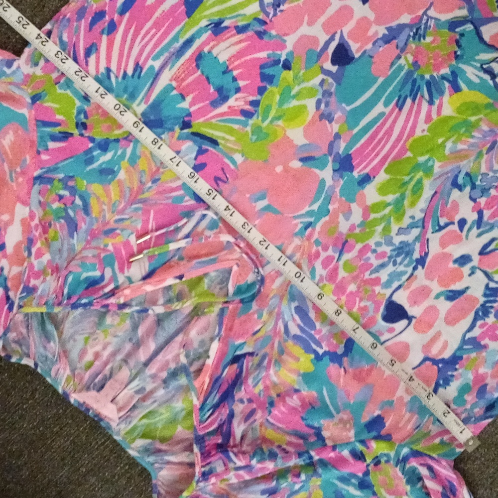 🔴SOLD🔴🦒VERY HTF Lilly Pulitzer🦒 - Willa Top - Picture 15 of 16